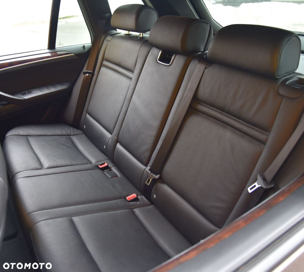 BMW X5 xDrive50i Edition Exclusive - 26