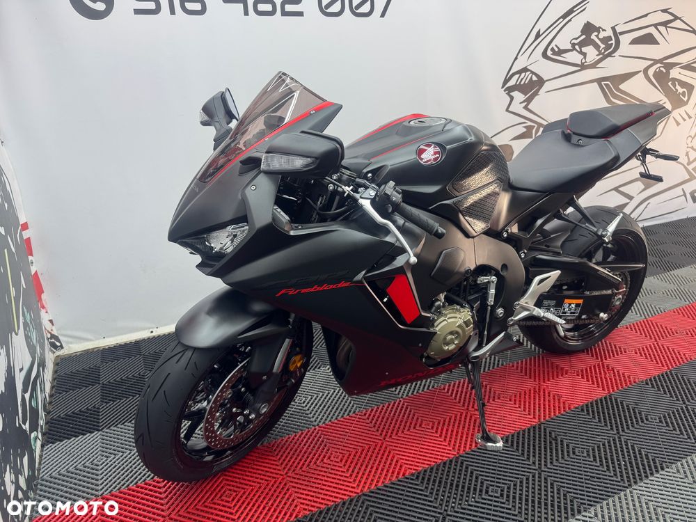 Honda CBR - 8