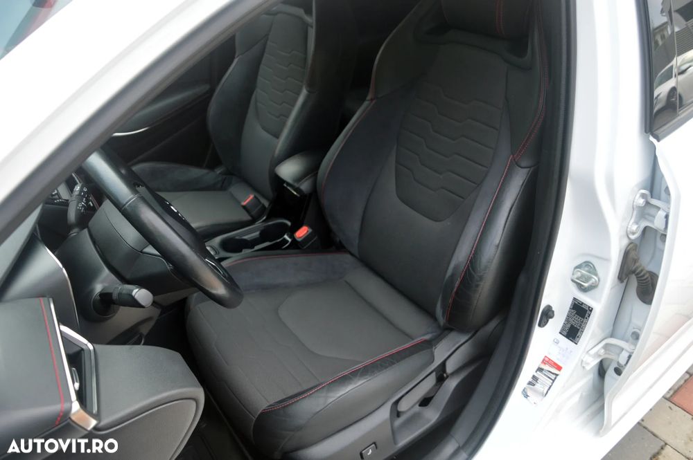 Toyota Corolla 1.8 HSD Exclusive GR Sport - 25