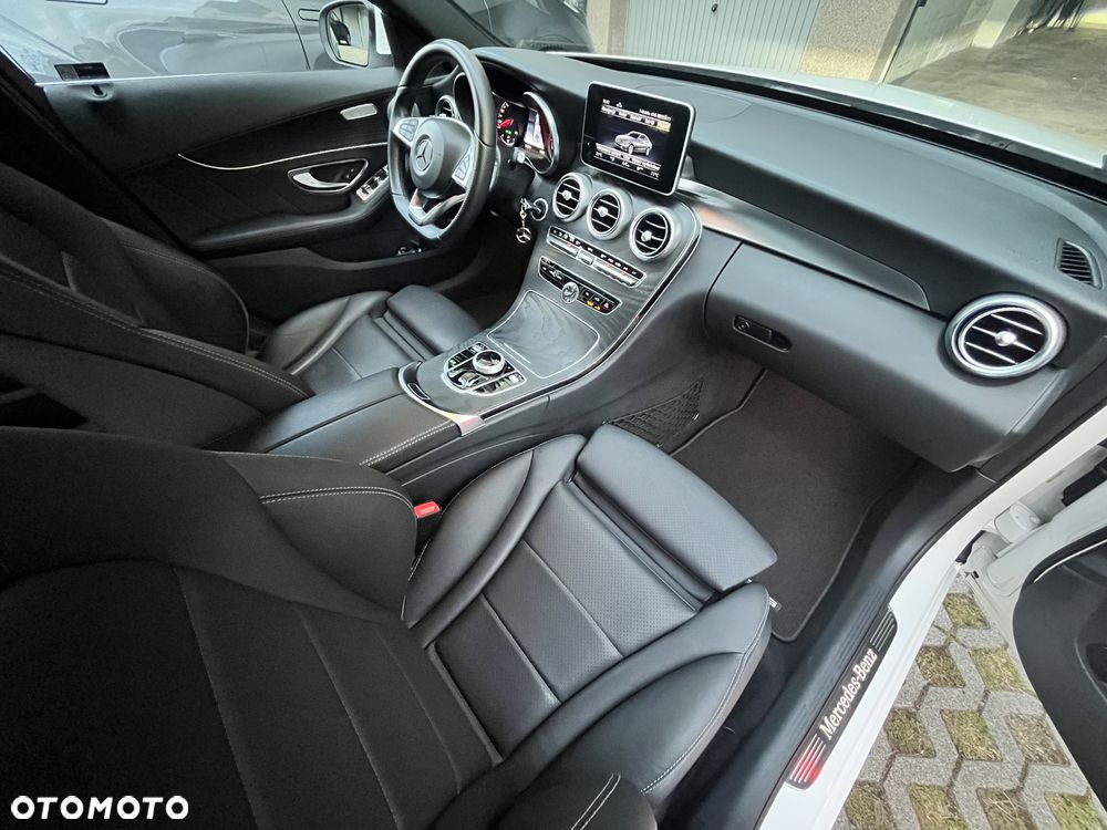 Mercedes-Benz Klasa C 200 9G-TRONIC - 34