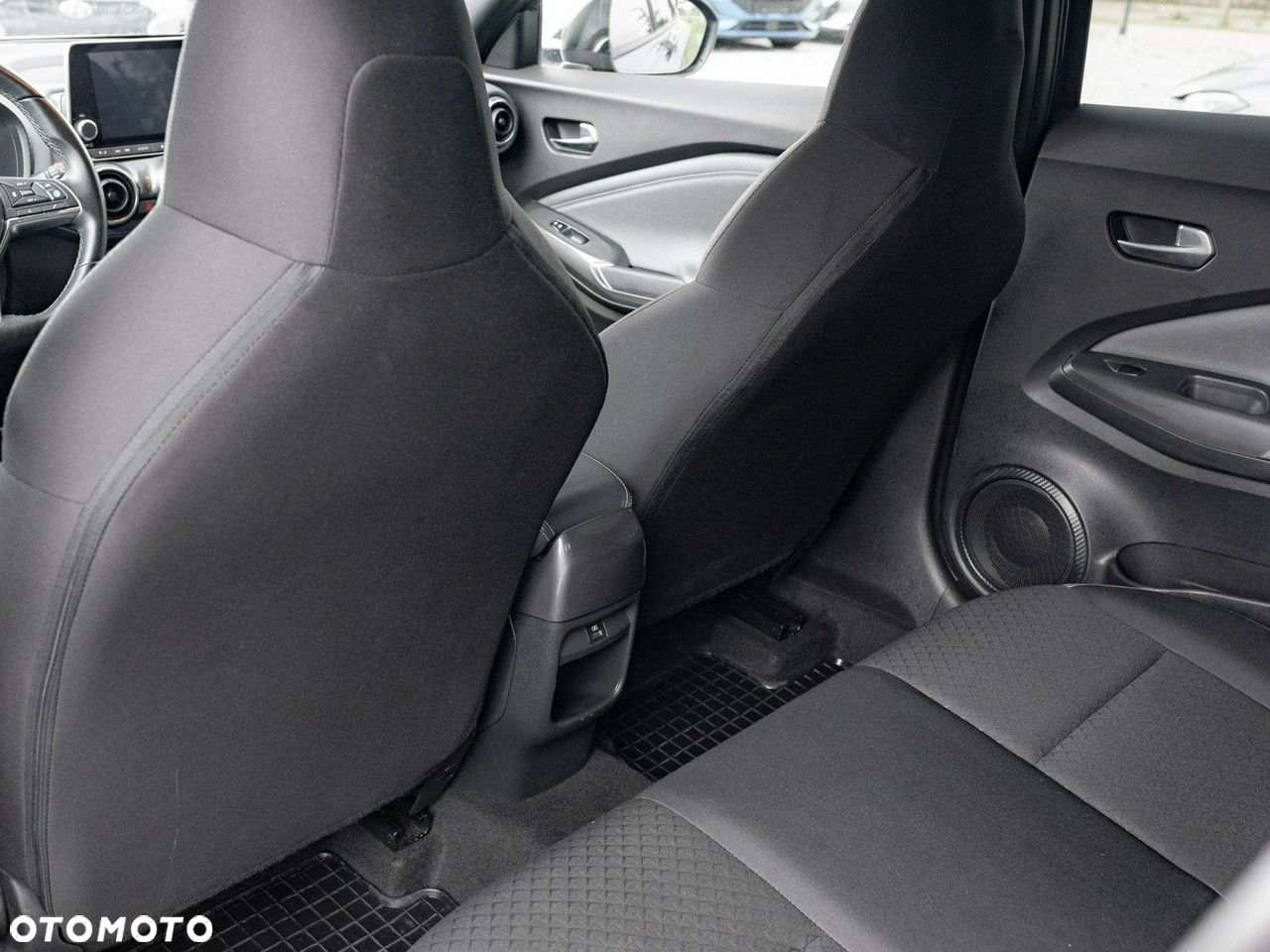 Nissan Juke 1.0 DIG-T N-Connecta - 24
