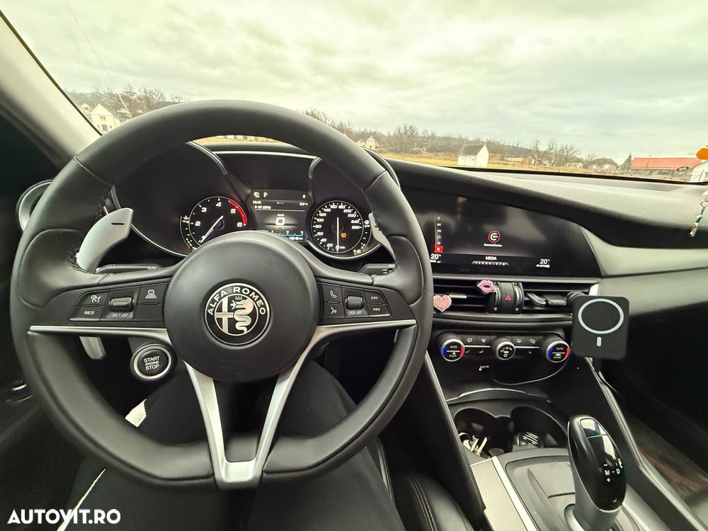 Alfa Romeo Giulia 2.2 AT8-Q4 Veloce - 16