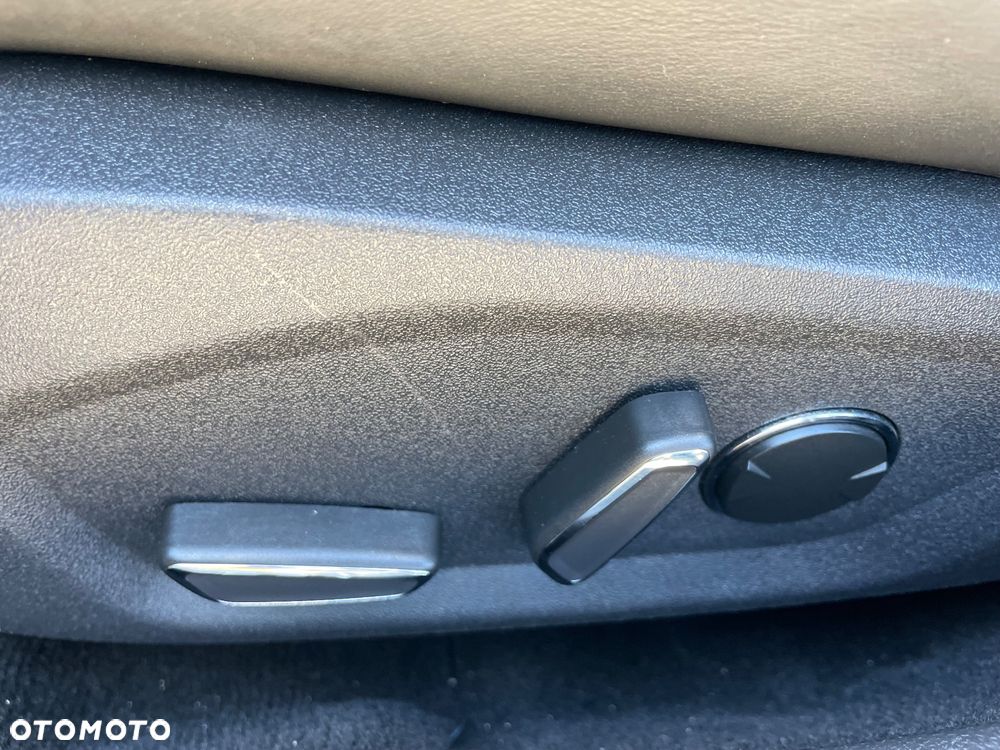 Ford Mondeo 2.0 EcoBoost Start-Stopp Autom Vignale - 19