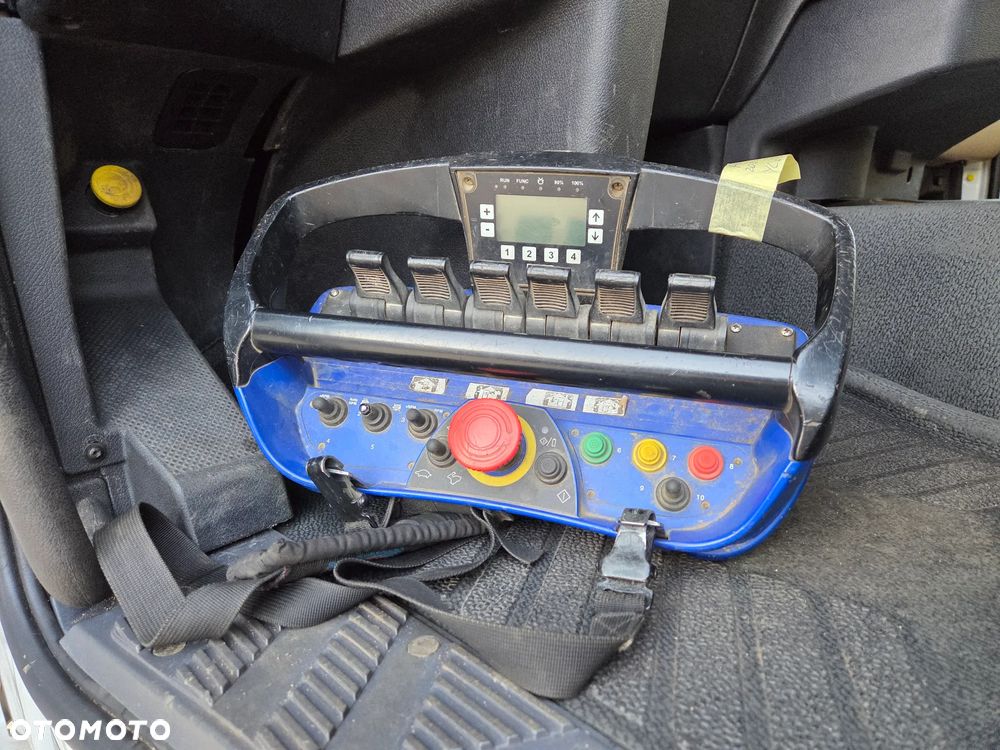 Mercedes-Benz AROCS 1824 HDS PILOT RADIOWY NOWY KIPER WYWROTKA - 28