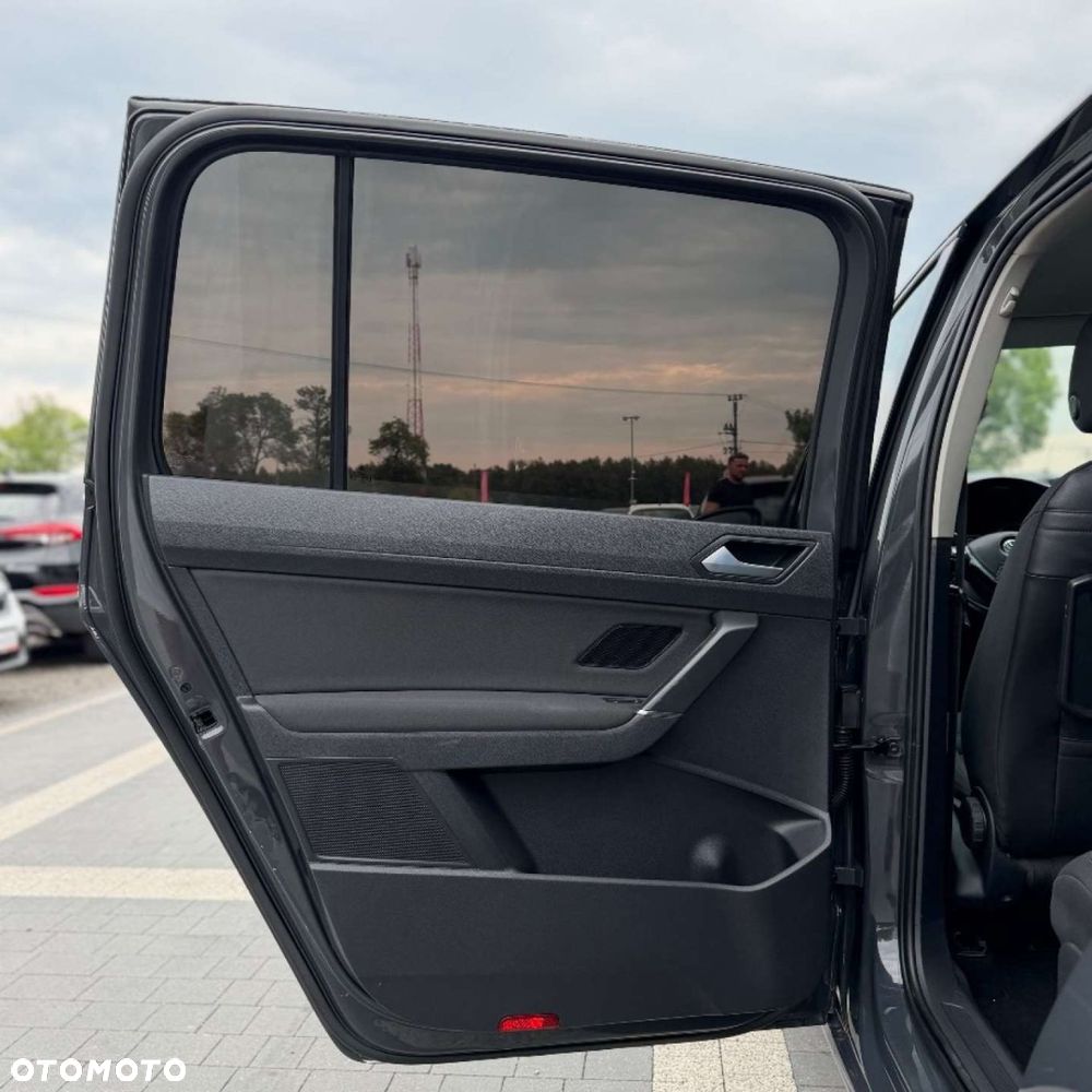Volkswagen Touran - 16