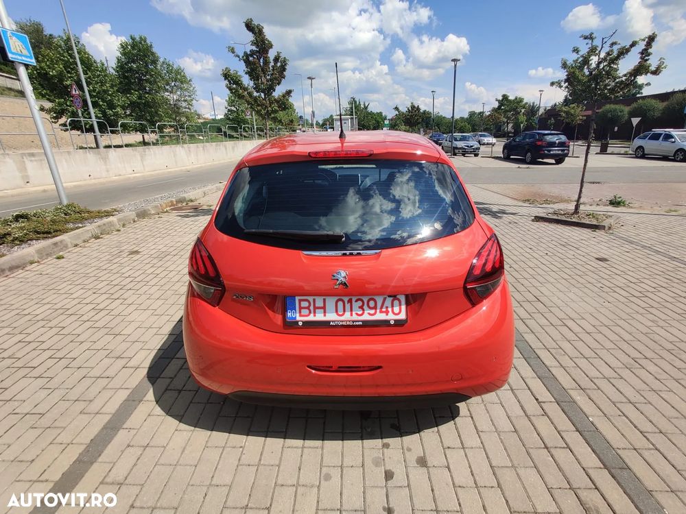 Peugeot 208 1.2 L PureTech Turbo STT Allure - 3