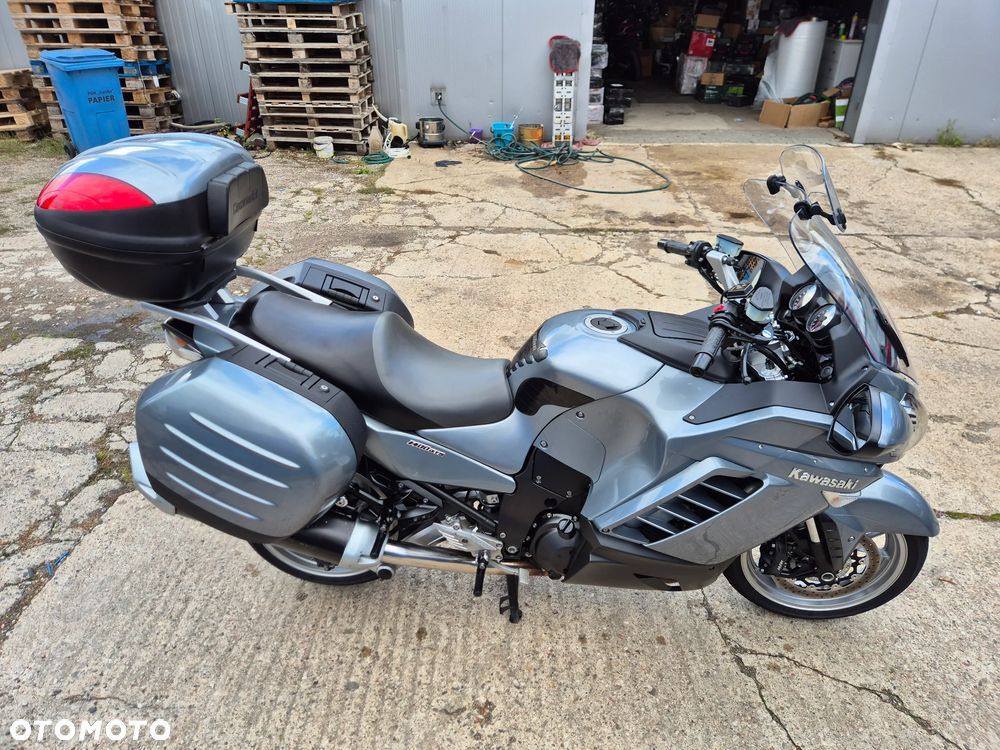 Kawasaki GTR - 9