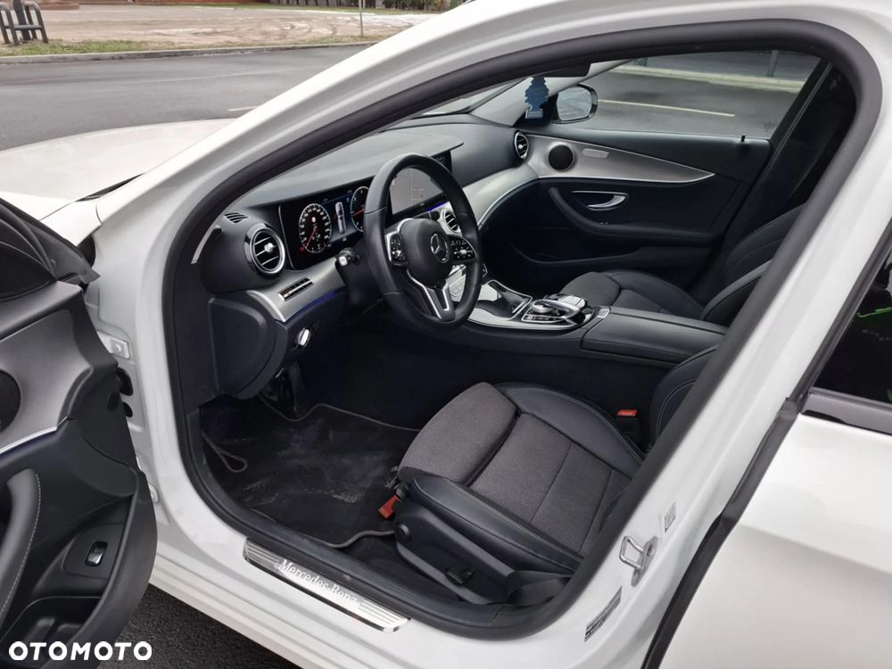 Mercedes-Benz Klasa E 300 d 9G-TRONIC - 21