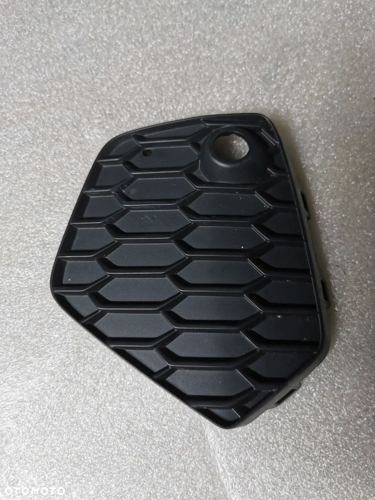 Audi A3 8Y Sline S line Kratka zderzaka lewy przód przednia lewa 8Y0807681