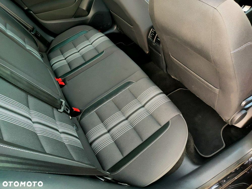 Volkswagen Golf - 17