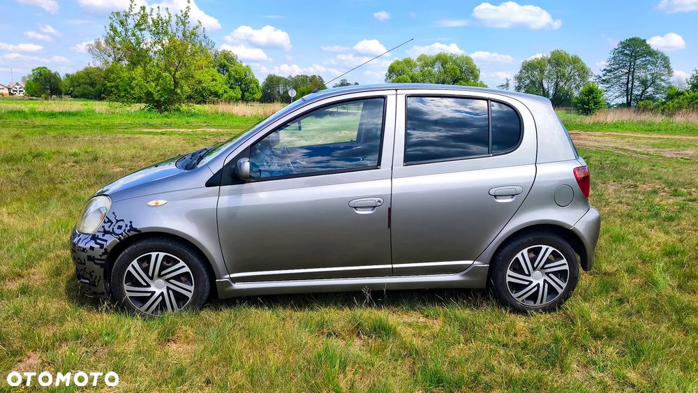 Toyota Yaris - 2