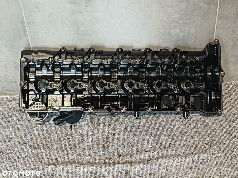 NR 19 Pokrywa zaworów BMW X5 E70 3.0 7818249 7800309 - 6