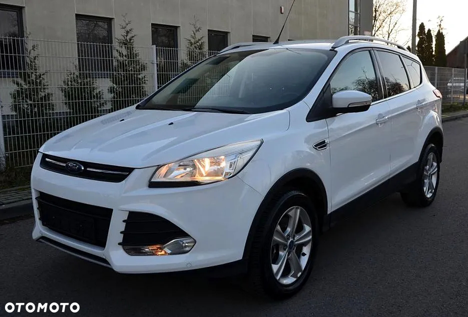 Ford Kuga 2.0 TDCi 2x4 Titanium - 2
