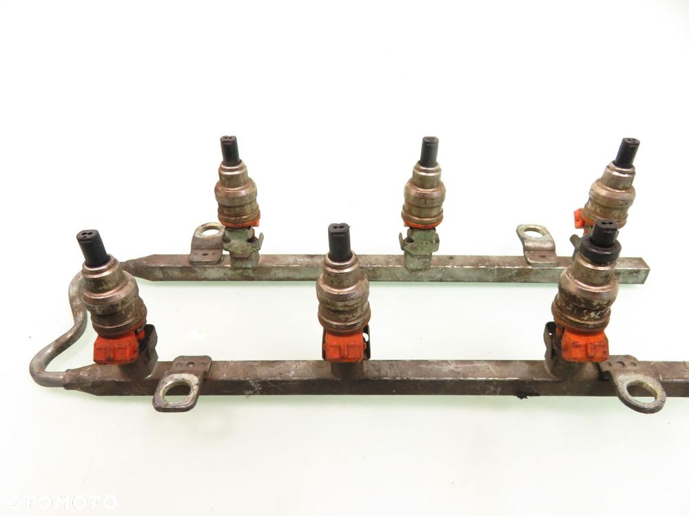 LISTWA WTRYSKOWA CHRYSLER CIRRUS 2.5 - 3