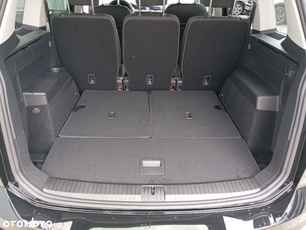 Volkswagen Touran - 14