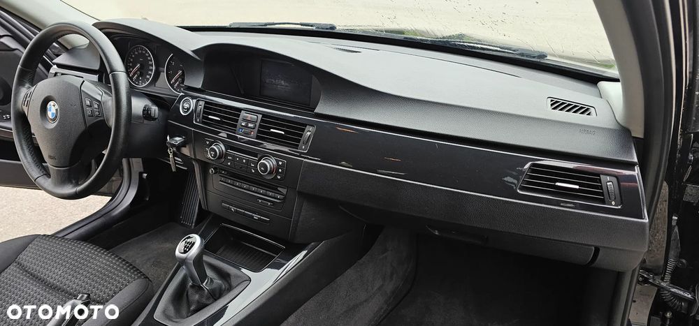 BMW Seria 3 320i - 15