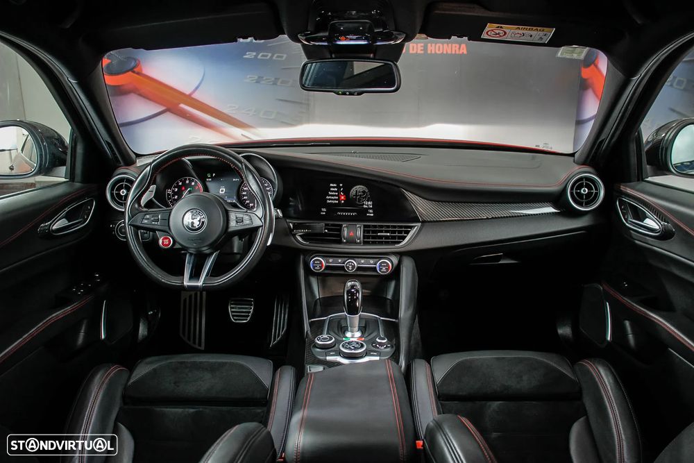 Alfa Romeo Giulia 2.9 Bi-Turbo Quadrifoglio AT8 - 3