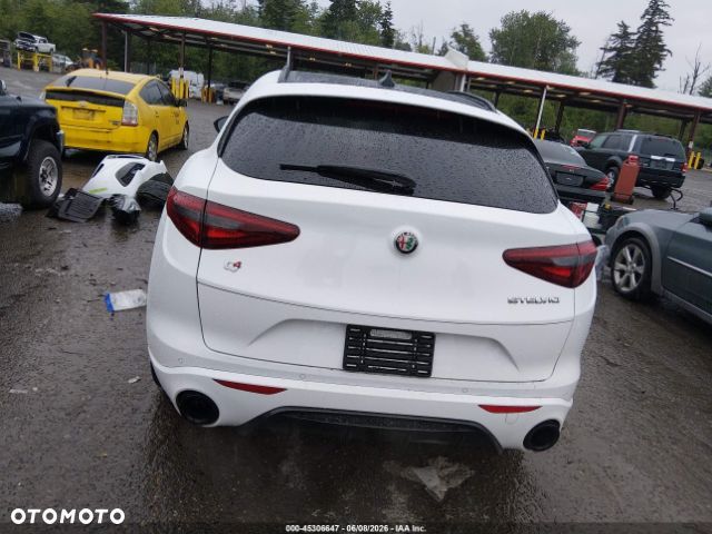 Alfa Romeo Stelvio 2.0 Turbo Veloce Q4 - 9
