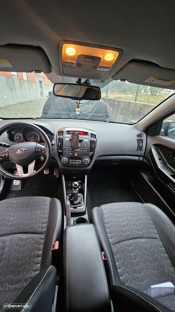 Kia Ceed S Coupé 1.6 CRDi TX - 6