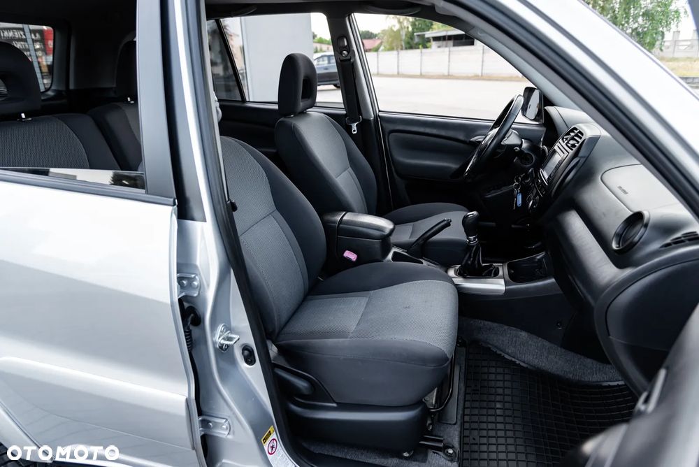 Toyota RAV4 4x4 Edition - 16