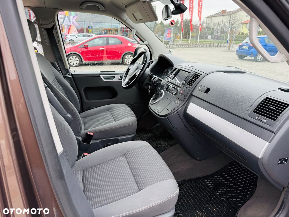 Volkswagen Multivan - 16