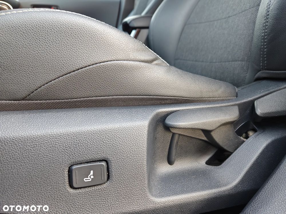 Toyota Corolla 1.8 Hybrid GPF Executive - 18