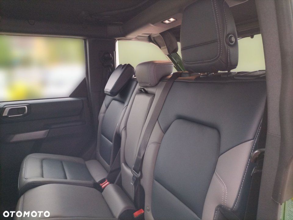 Ford Bronco - 16