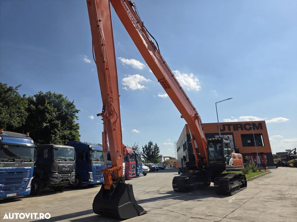 Hitachi ZX350LC, 8.053h, 40 tone, lung brate 20m, ad sapare 18m, cupa 1mc, contragreutate, senile late, consum mediu 25l/h, AC, protectie cabina, 3 pompe hidr Hitachi, revizie hidr efectuata, PROMOTIE 109.900 EUR+Tva - 11