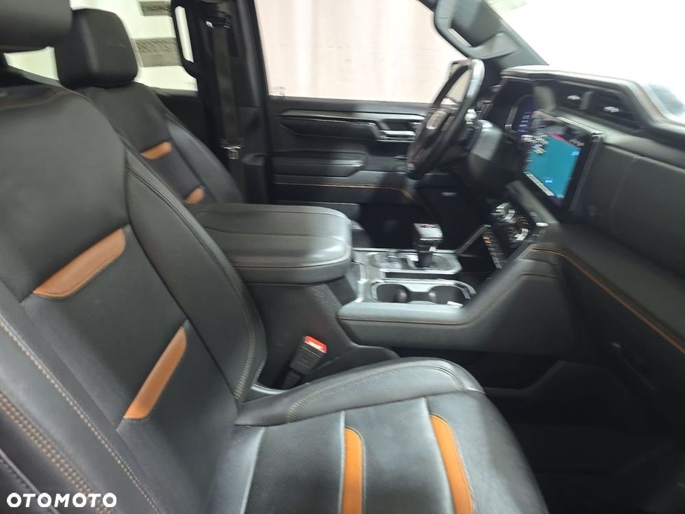 GMC Sierra - 10