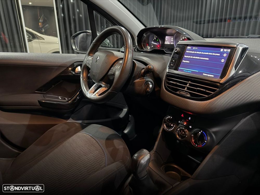 Peugeot 208 1.6 e-HDi SE Style - 29