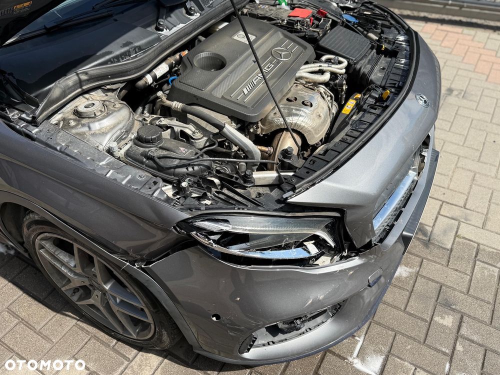 Mercedes-Benz GLA - 11
