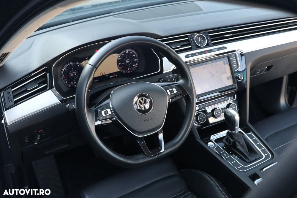 Volkswagen Passat 1.6 TDI SCR DSG Comfortline - 13