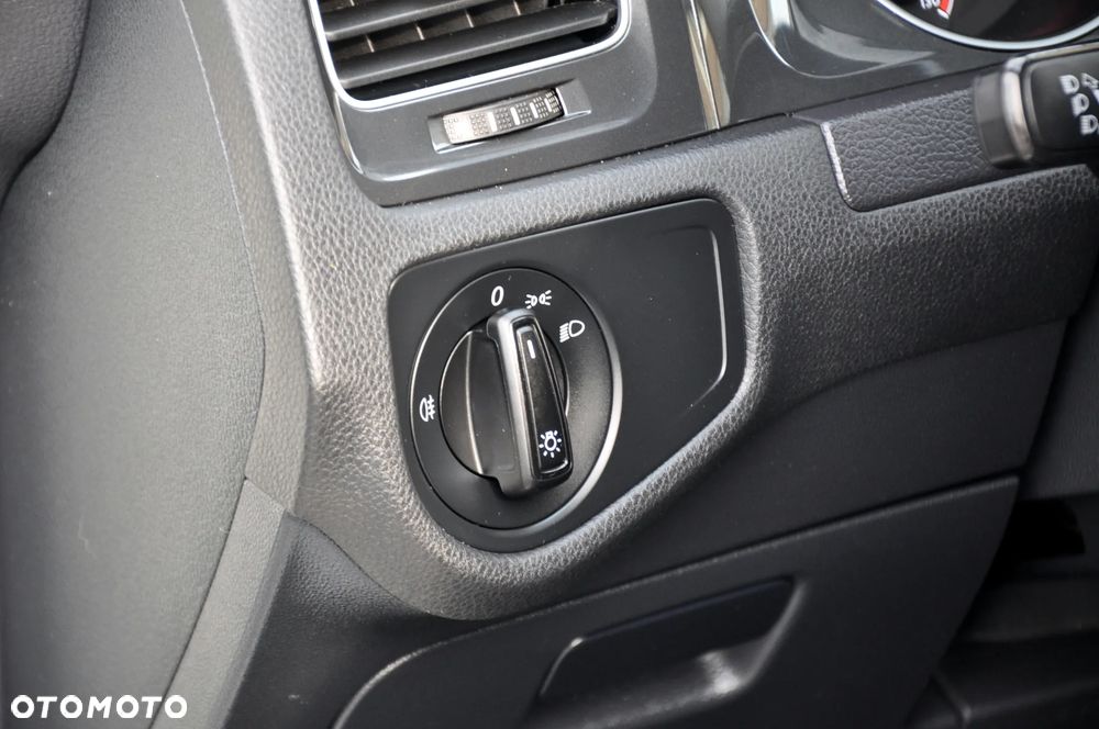 Volkswagen Golf Variant - 36