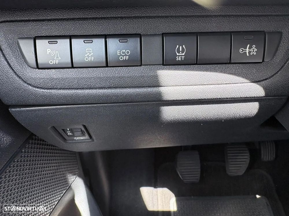 Peugeot 2008 1.6 e-HDi Allure - 37