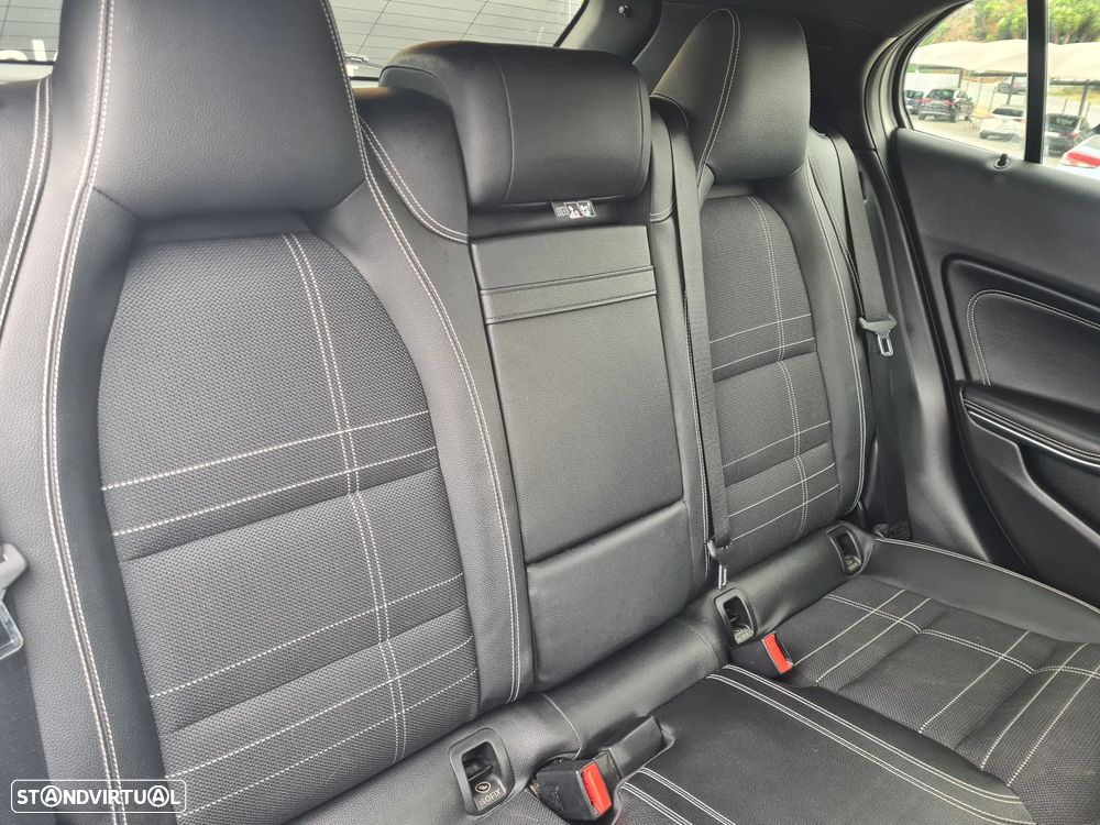 Mercedes-Benz GLA 200 CDi Urban Aut. - 29