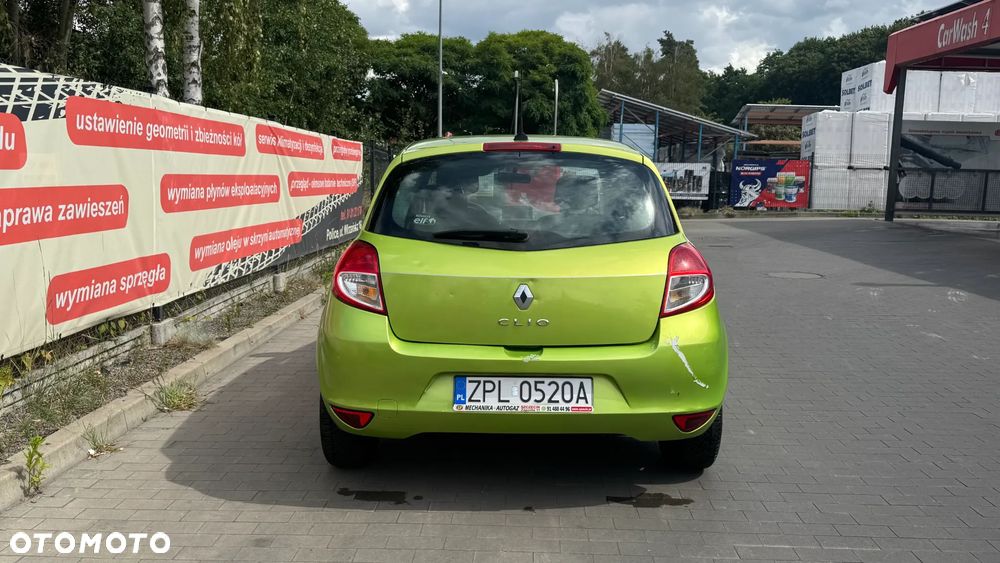 Renault Clio - 9