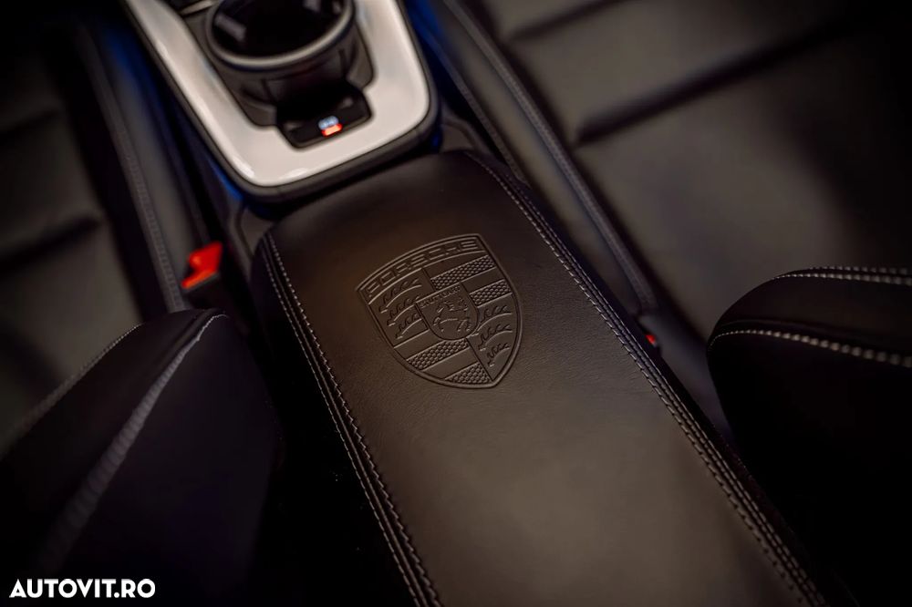 Porsche 911 Carrera PDK - 32