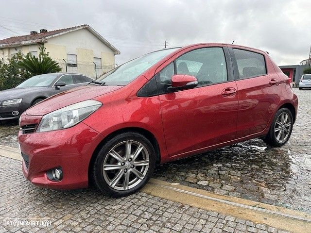 Toyota Yaris 1.4 D-4D High Pack+NAVI - 3
