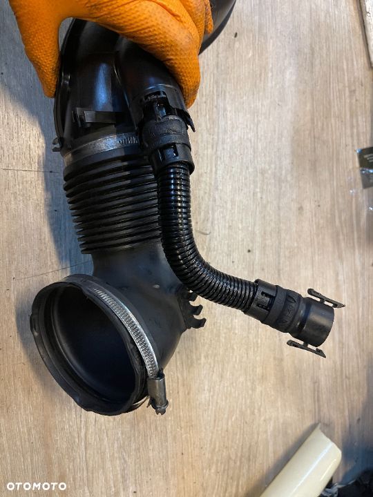 Przewód dolot turbosprężarki Bmw e90 330d lift n57 szczelny sprawny - 4