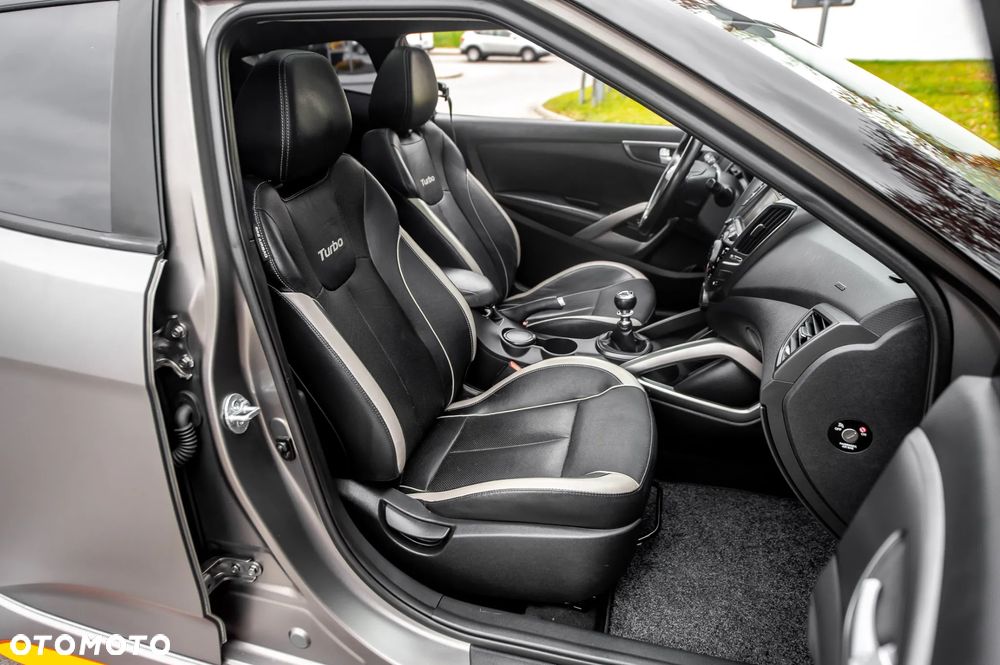 Hyundai Veloster 1.6 Turbo Premium - 31