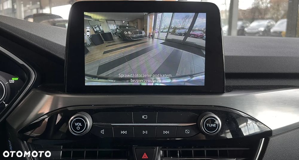 Ford Kuga 2.5 Duratec FHEV 4x4 TITANIUM - 17