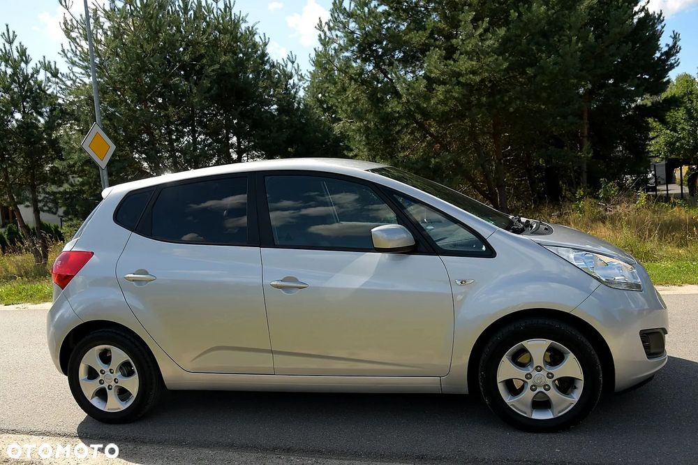 Kia Venga - 10
