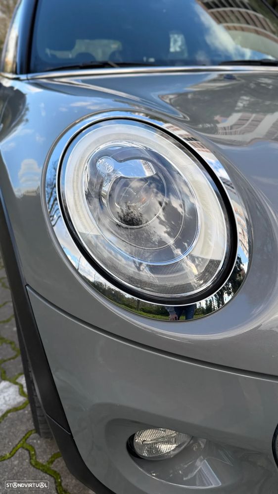 MINI 5 Portas Cooper D Auto - 49