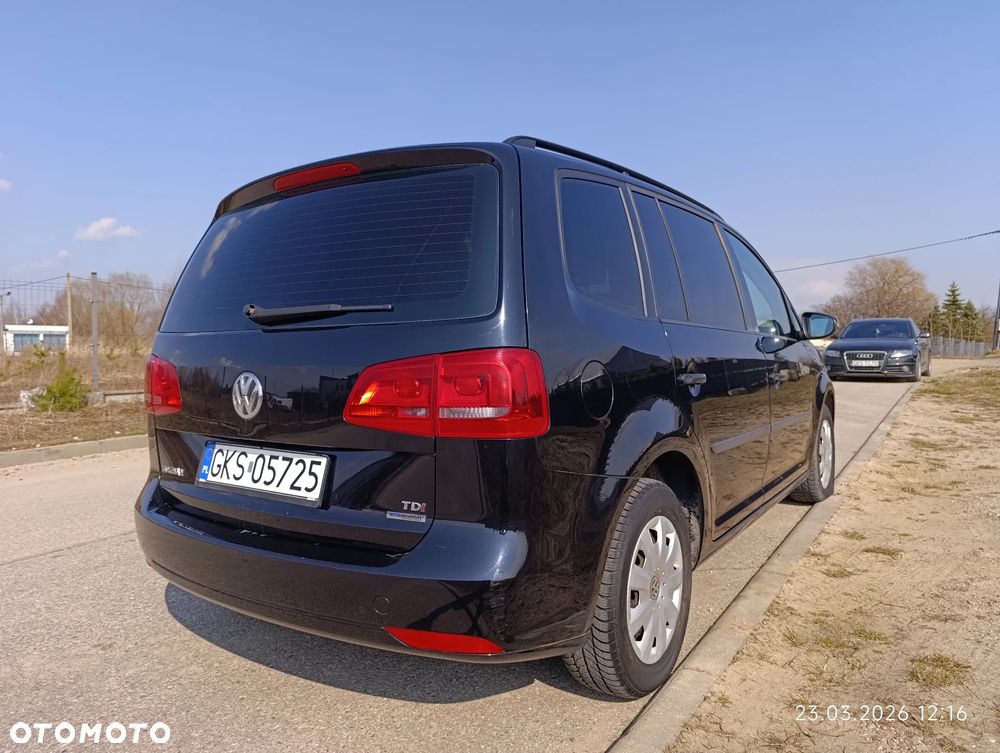 Volkswagen Touran - 17
