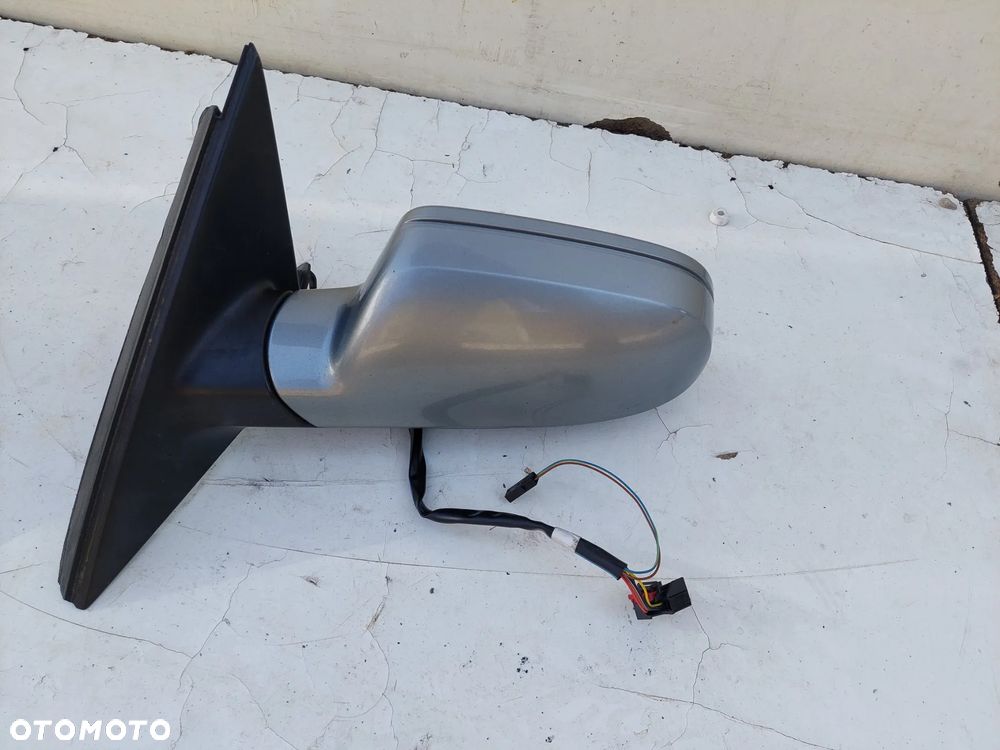 LUSTERKO  PRAWE AUDI A4 B8 UK LY7G 8 PIN - 4