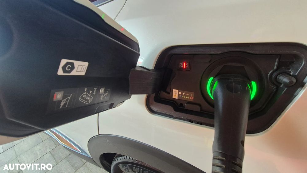 Peugeot 3008 PHEV EAT8 Allure - 34