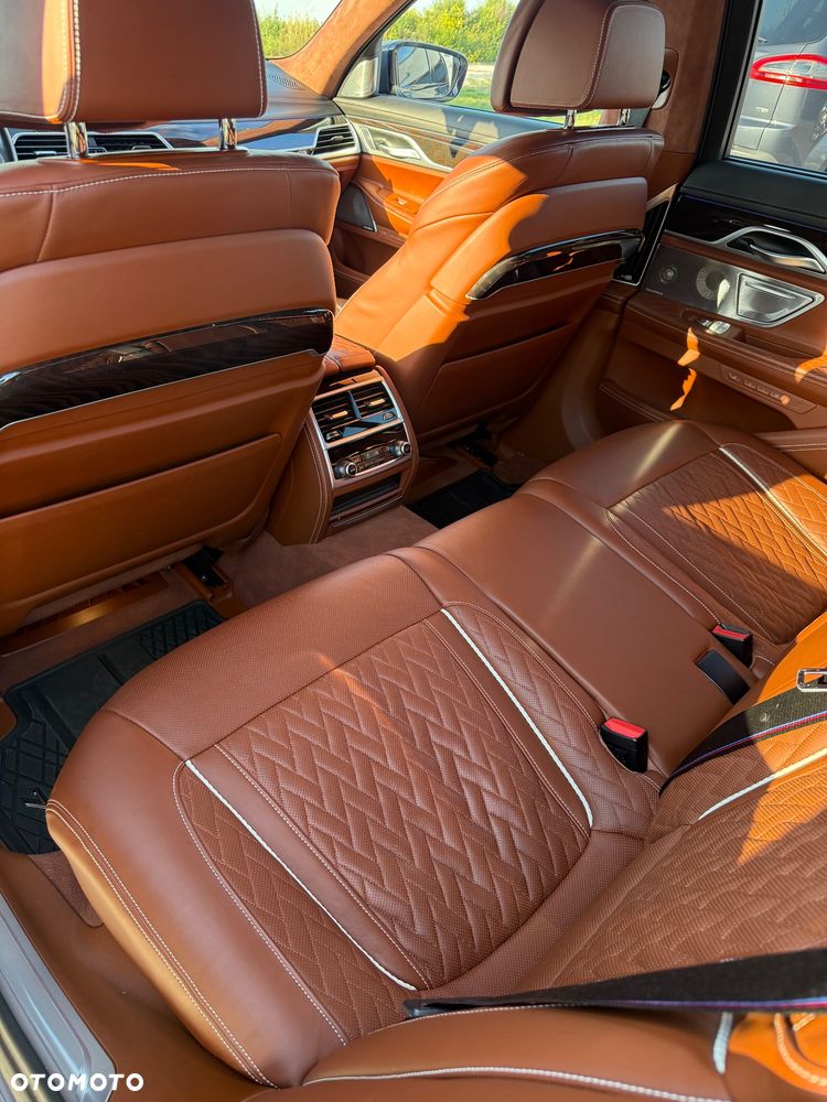 BMW Seria 7 750i xDrive sport - 19
