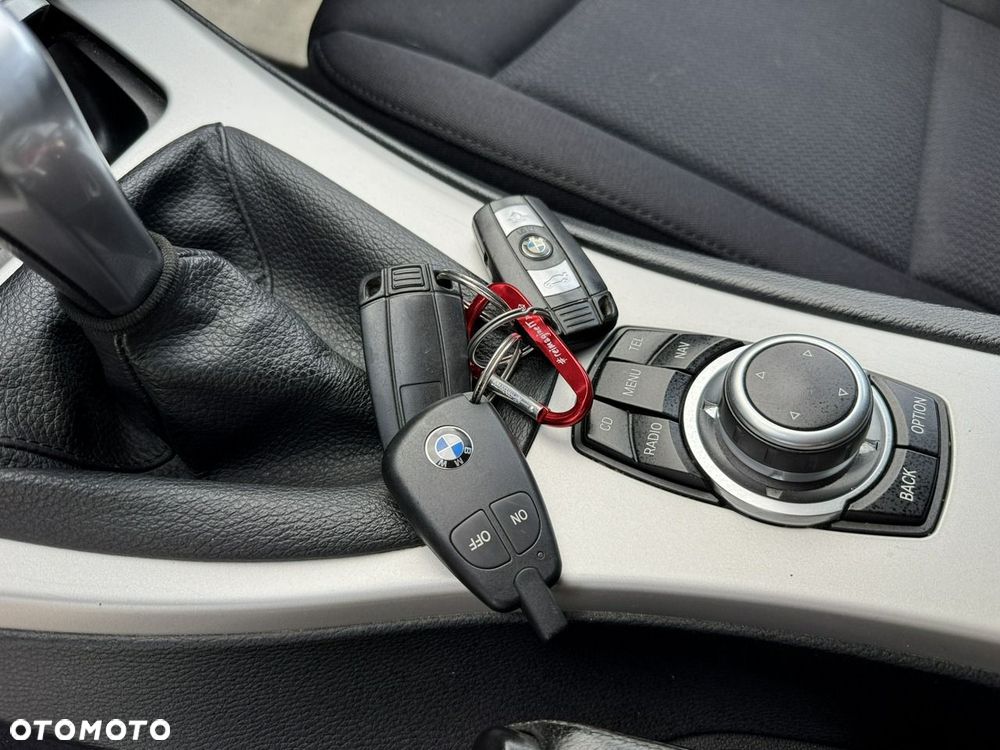 BMW Seria 3 318d - 21