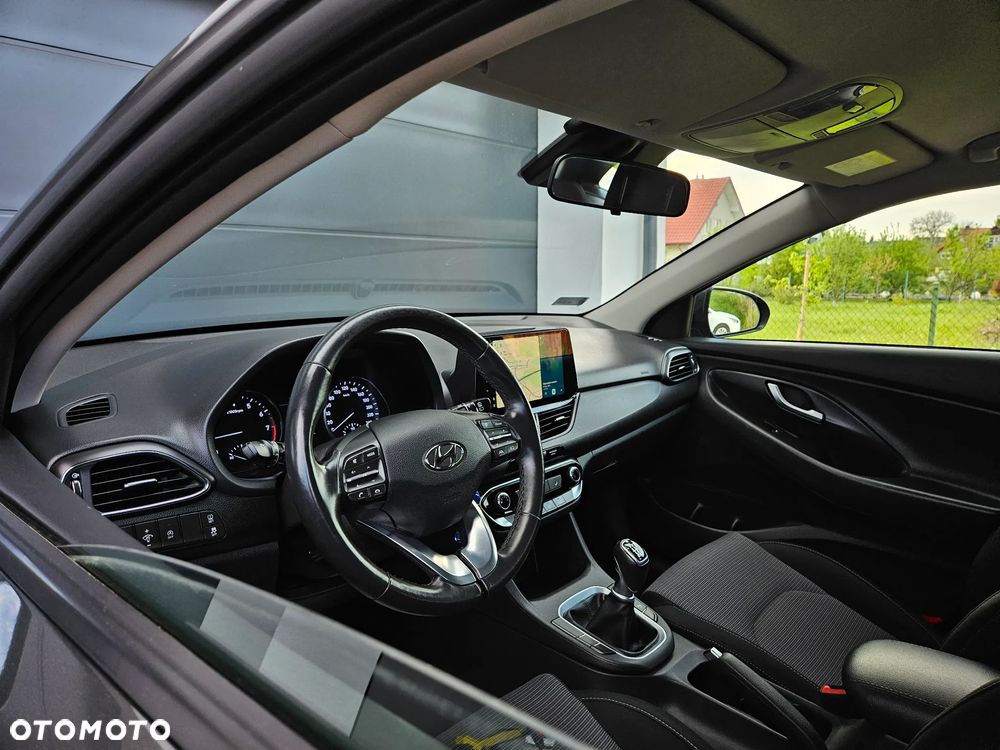 Hyundai i30 1.5 DPI Classic + - 10