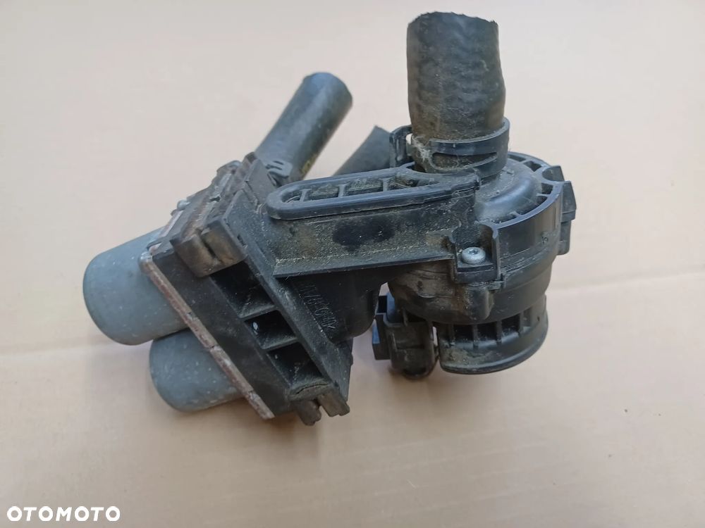 POMPKA WODY A6 C6 0392023007 - 2